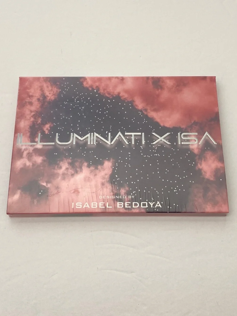 New ILLUMINATI X ISA GLAM PALETTE
